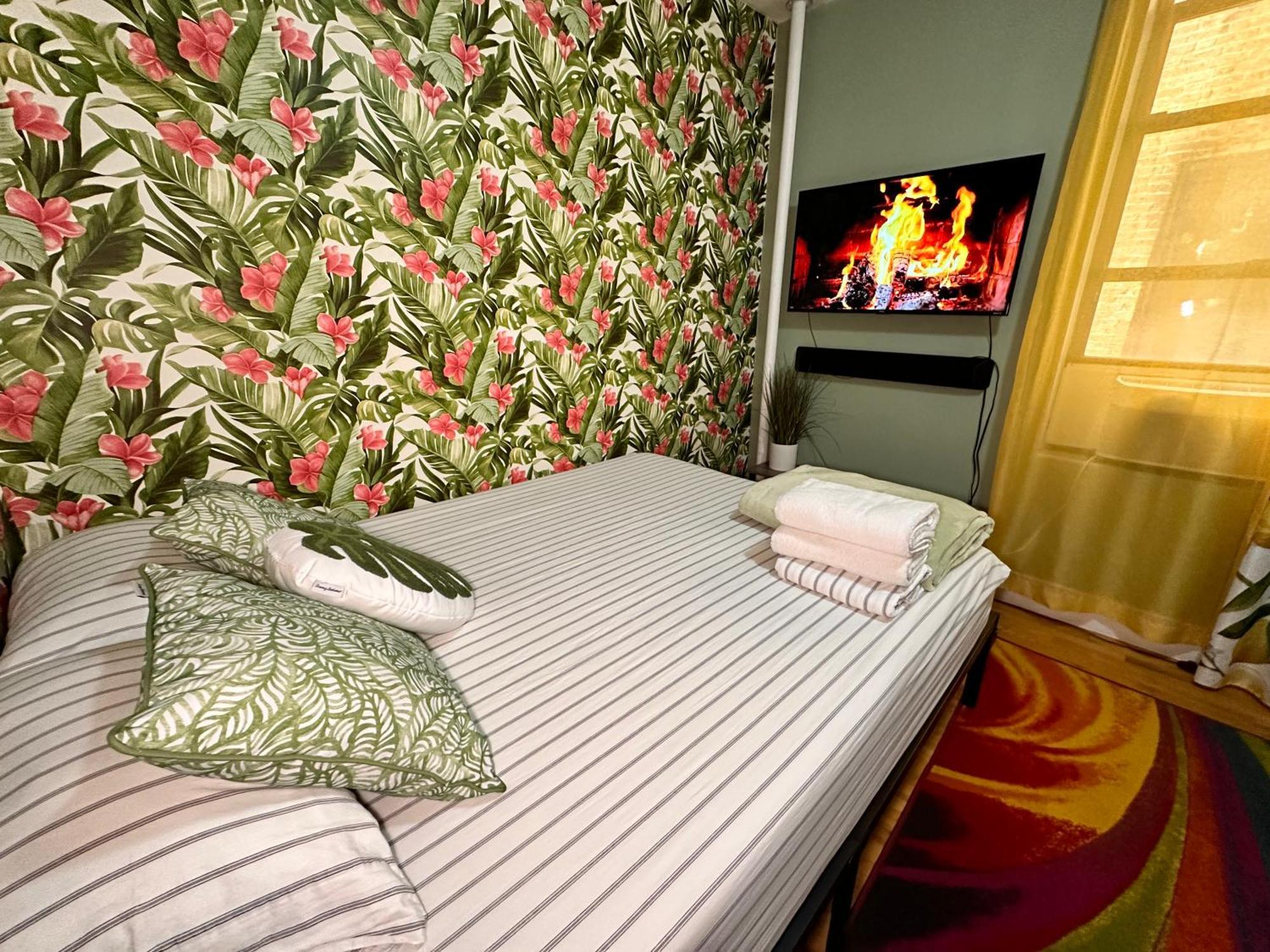 Tropical Comfort Room In Harlem Cozy Stay With Snacks & Style New York Exteriér fotografie