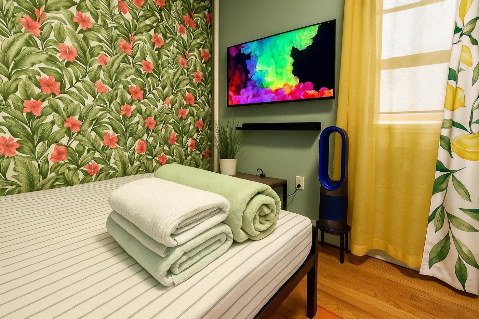 Tropical Comfort Room In Harlem Cozy Stay With Snacks & Style New York Exteriér fotografie